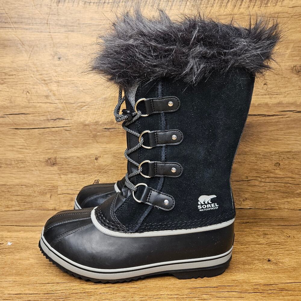 Sorel Joan of Artic Black Waterproof Faux Fur removable line winter boots sz 6